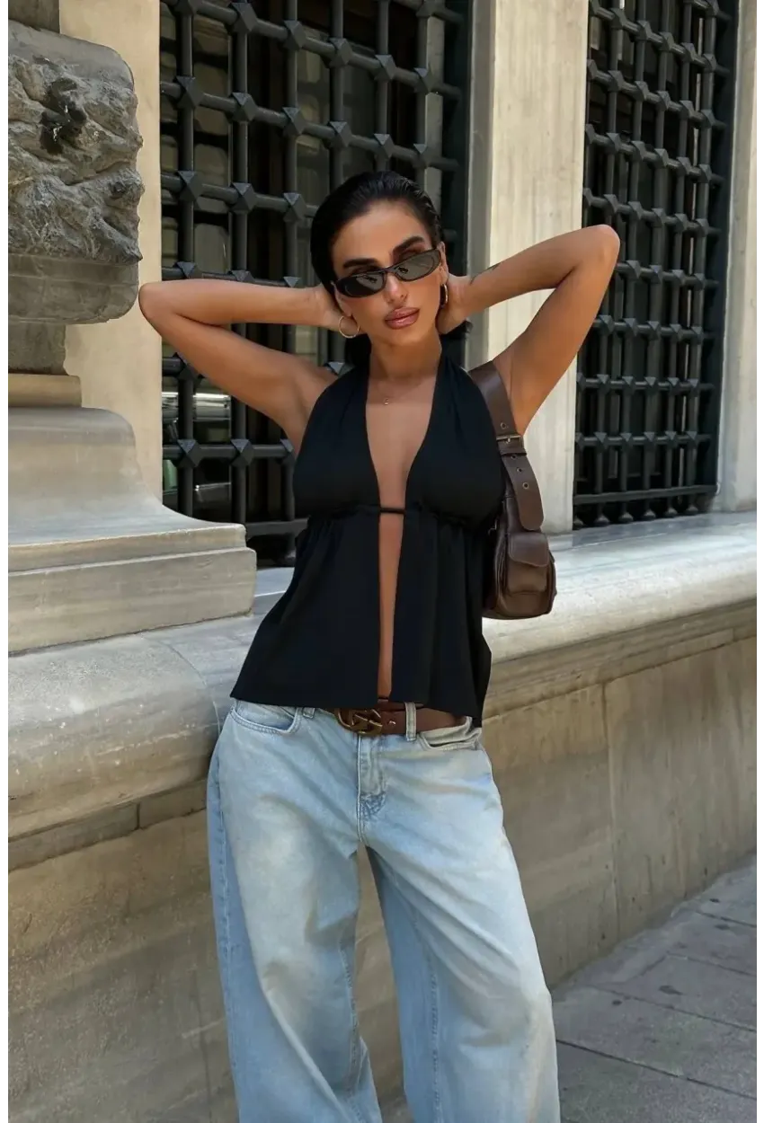 Sırtı Bağcıklı Boyundan Askılı Dekolte Bluz Siyah
