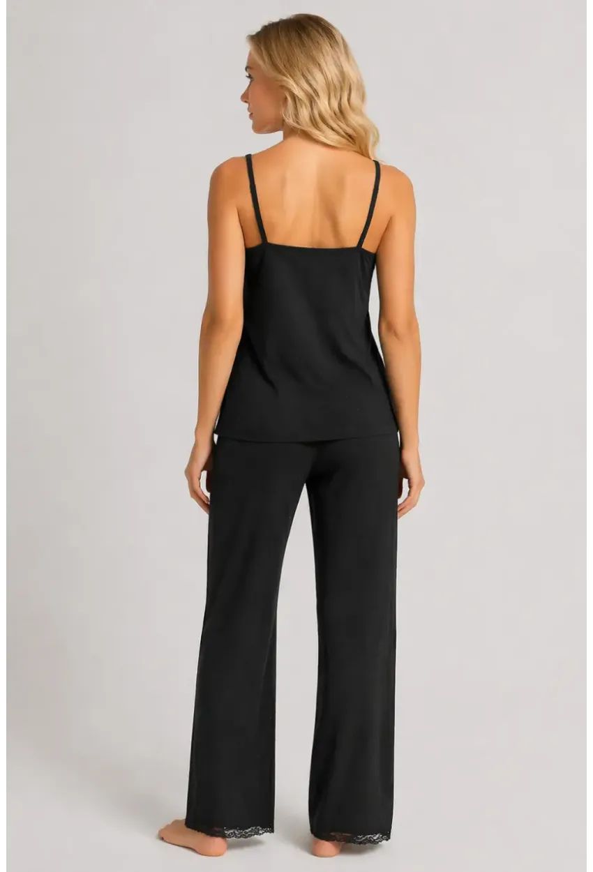 Siyah Dantel Detaylı Askılı Kadın Pijama Takımı – Rahat & Şık Ev Giyimi