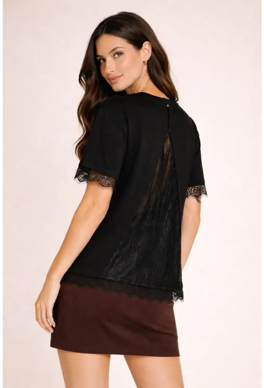 Siyah Dantel Detaylı Oversize T-Shirt Bluz – Sırt Dekolteli Şık Kadın Bluz