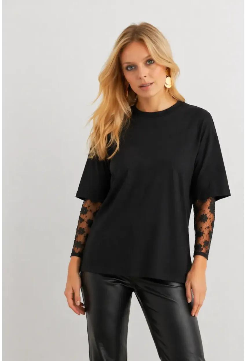 Siyah Dantel Kol Detaylı Oversize Kadın T-Shirt