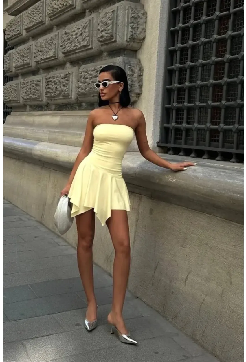 Straplez Mini Elbise Volan Detaylı Fit Kesim Yazlık Şık Elbise Sarı