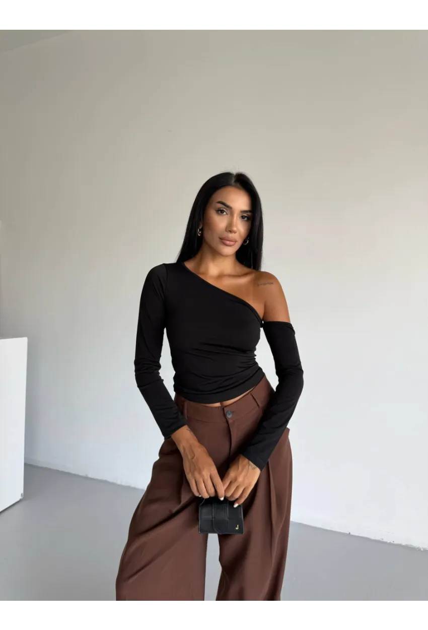 Tek Omuz Kol Detay Sandy Bluz Siyah