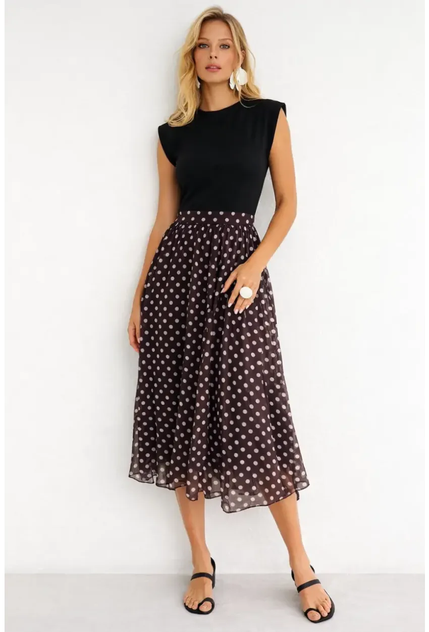 Vatkalı Omuz Detaylı Siyah Üst Puantiyeli Midi Elbise