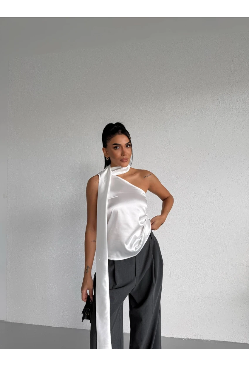 Yaka Detay Saten Bluz Beyaz
