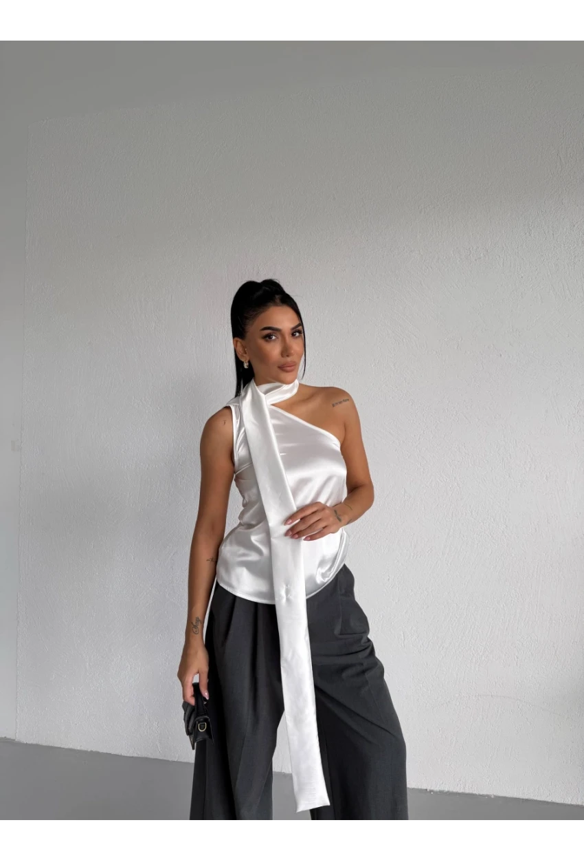 Yaka Detay Saten Bluz Beyaz