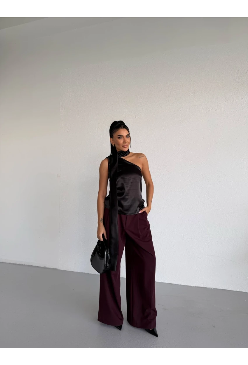 Yaka Detay Saten Bluz Siyah