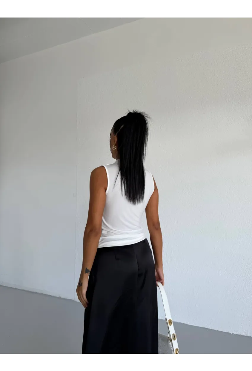 Yaka Tül Detaylı Drapeli Kolsuz Kadın Bluz Beyaz