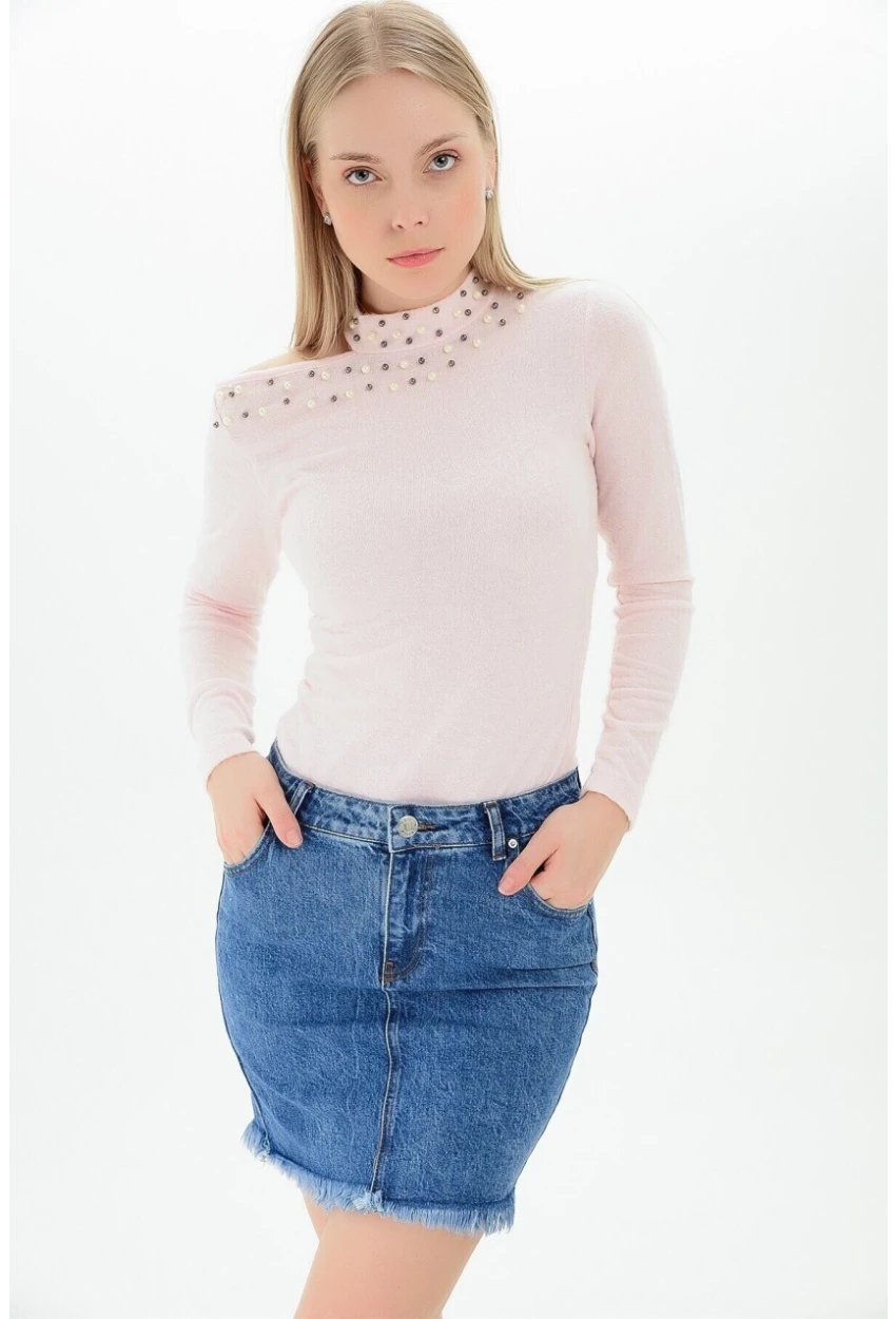 Yumoş Tek Omuzu Açık İncili Bluz