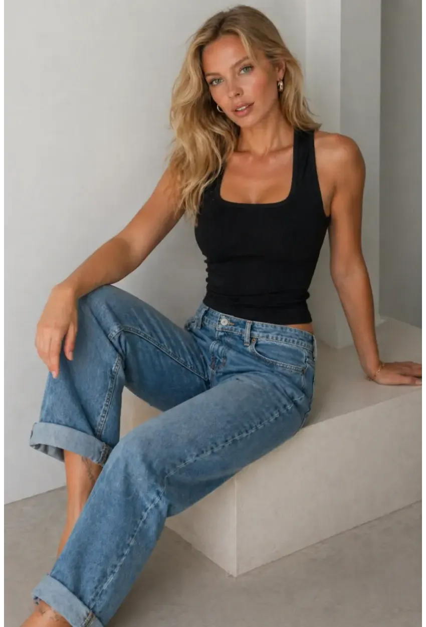 Siyah Kare Yaka Kaşkorse Atlet – Esnek Fit Basic Bluz