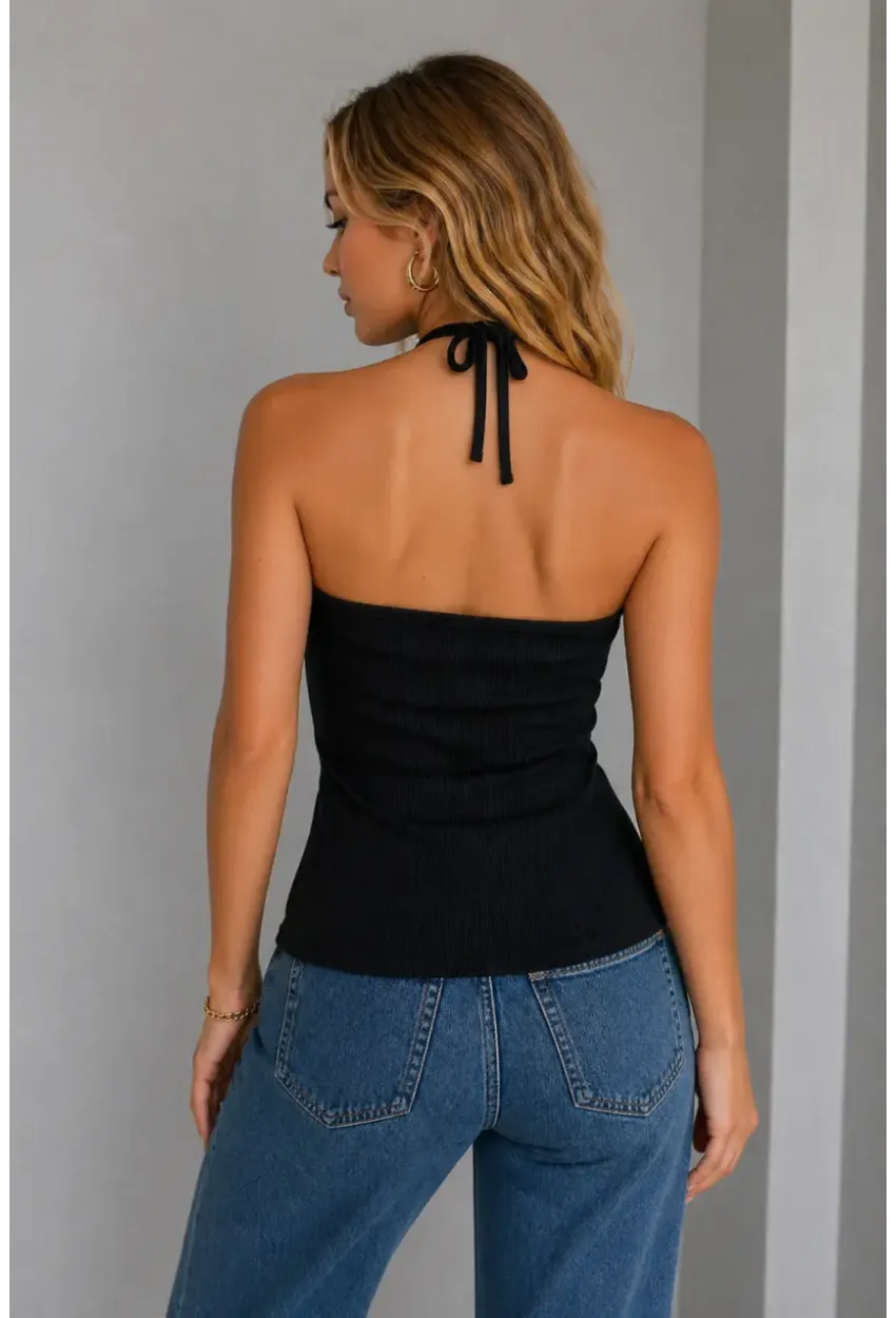 Siyah Dantel Detaylı Kaşkorse Halter Bluz – Şık ve Feminen Tasarım