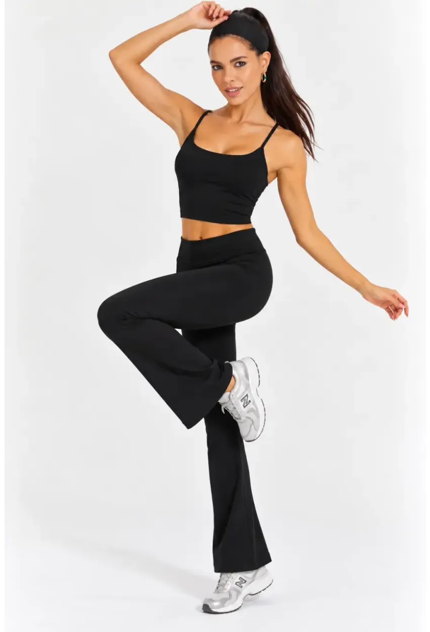 Kadın Siyah Askılı Crop Top ve İspanyol Paça Pantolon Spor Takım