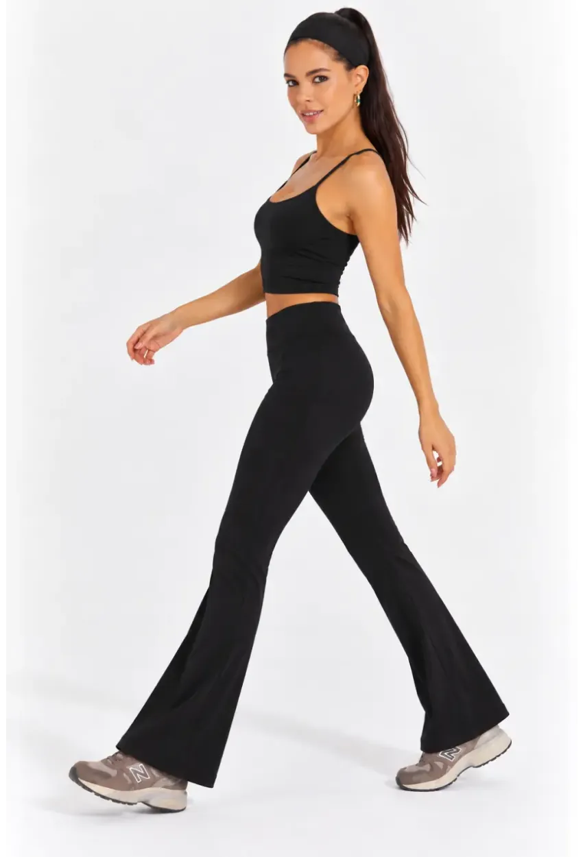 Kadın Siyah Askılı Crop Top ve İspanyol Paça Pantolon Spor Takım