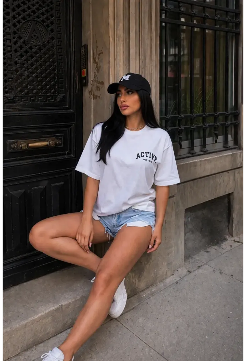 Beyaz “Active” Baskılı Oversize Penye T-Shirt – Minimal Spor Şık Tasarım