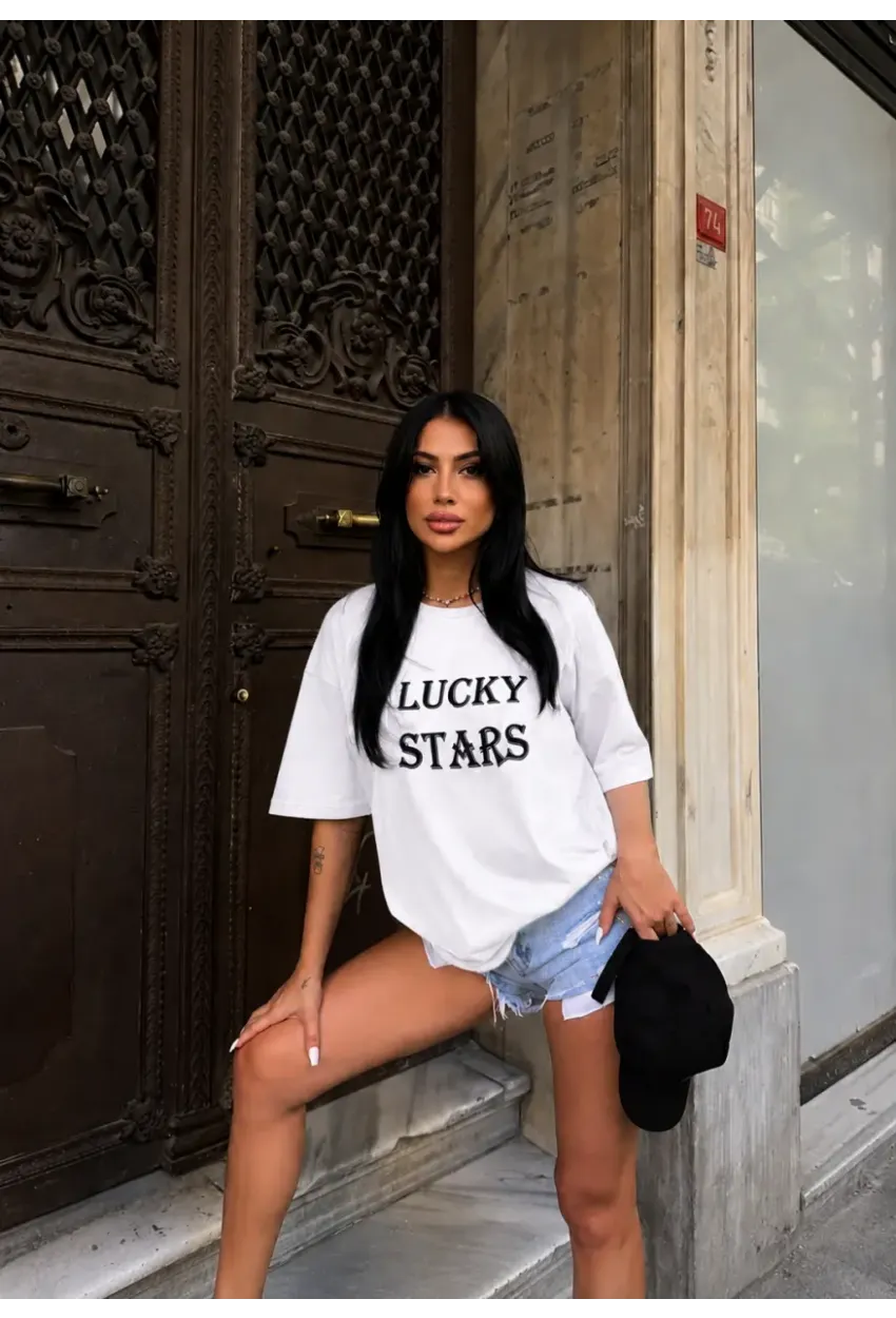 Beyaz Lucky Stars Baskılı Oversize Kadın T-Shirt