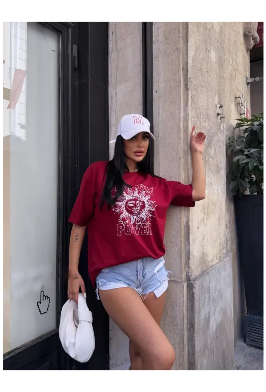 Bordo Güneş Baskılı Oversize Penye T-Shirt – “The Power” Yazılı Trend Tasarım