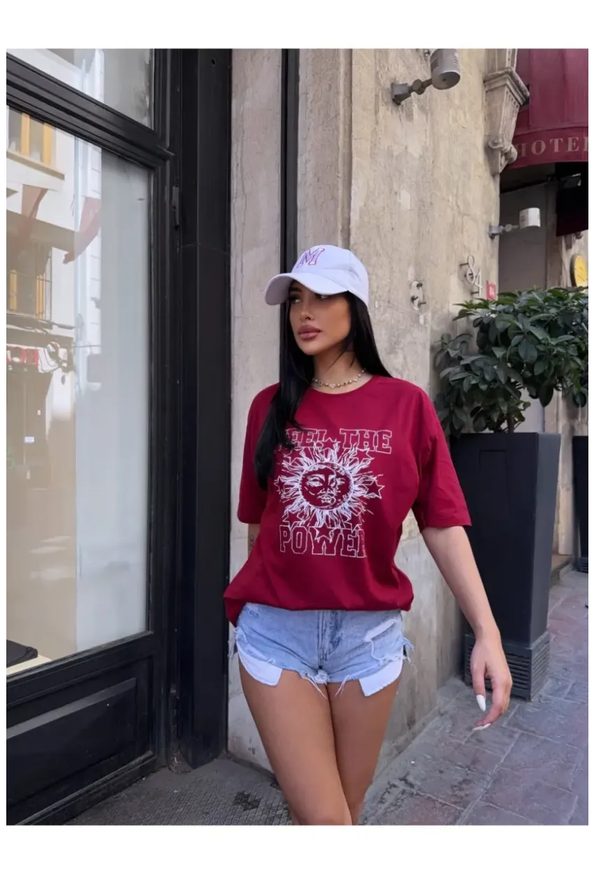 Bordo Güneş Baskılı Oversize Penye T-Shirt – “The Power” Yazılı Trend Tasarım