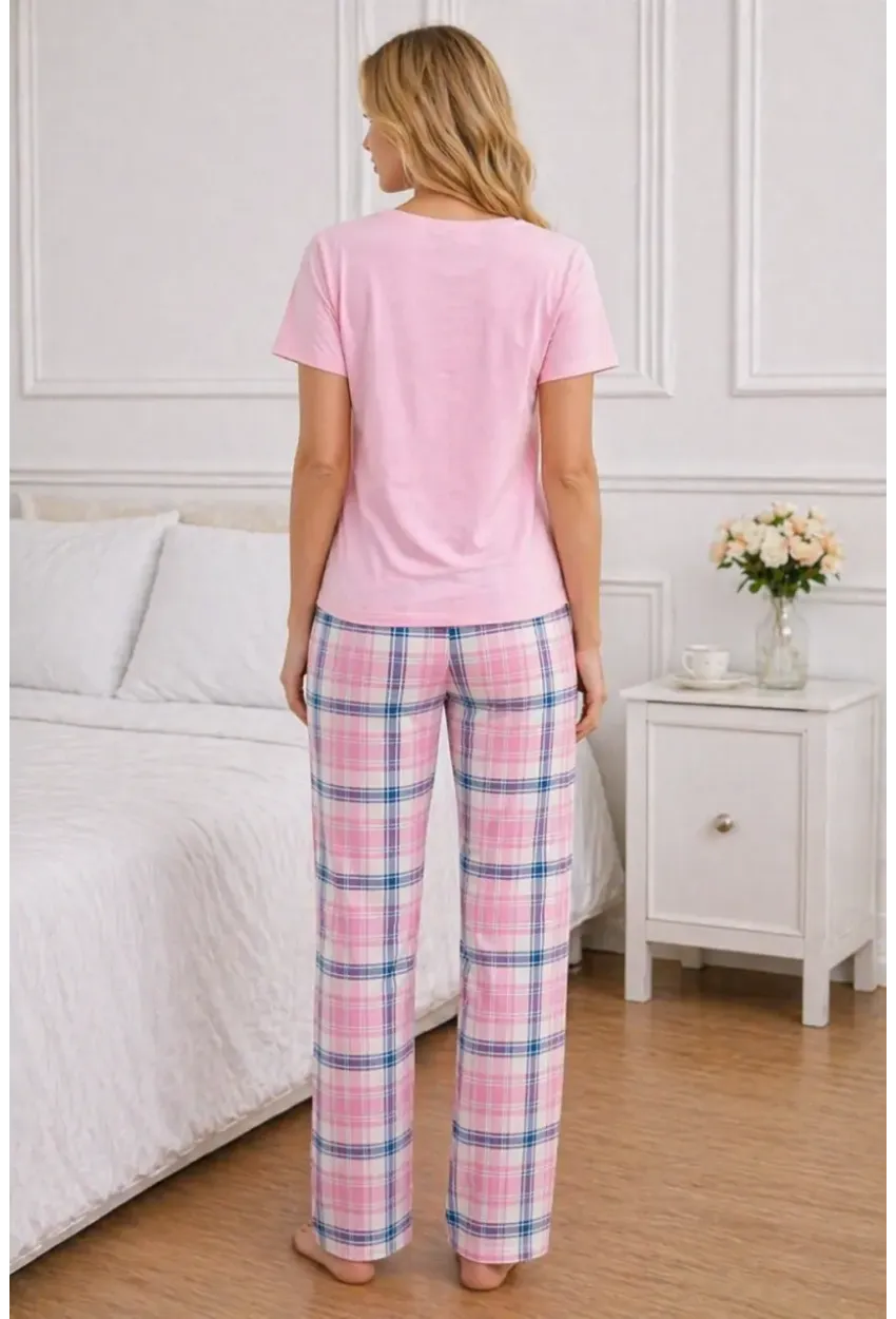 Kalp Baskılı Kadın Uzun Pijama Takımı – Pembe T-Shirt & Ekose Desenli Rahat Alt