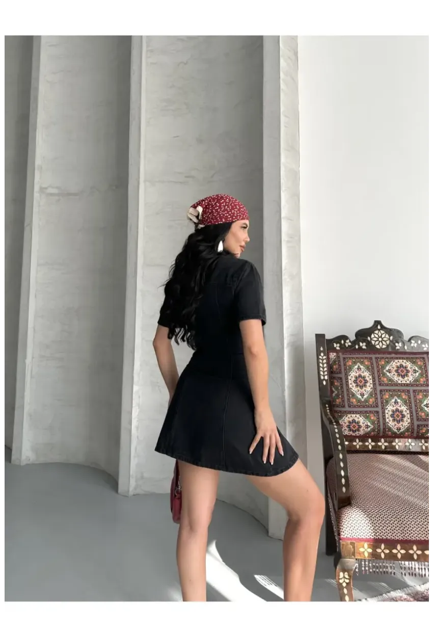 Önü Düğmeli Cepli Siyah Jean Elbise