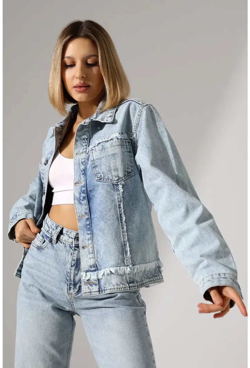 Sırtı Kalp Detaylı Oversize Denim Ceket
