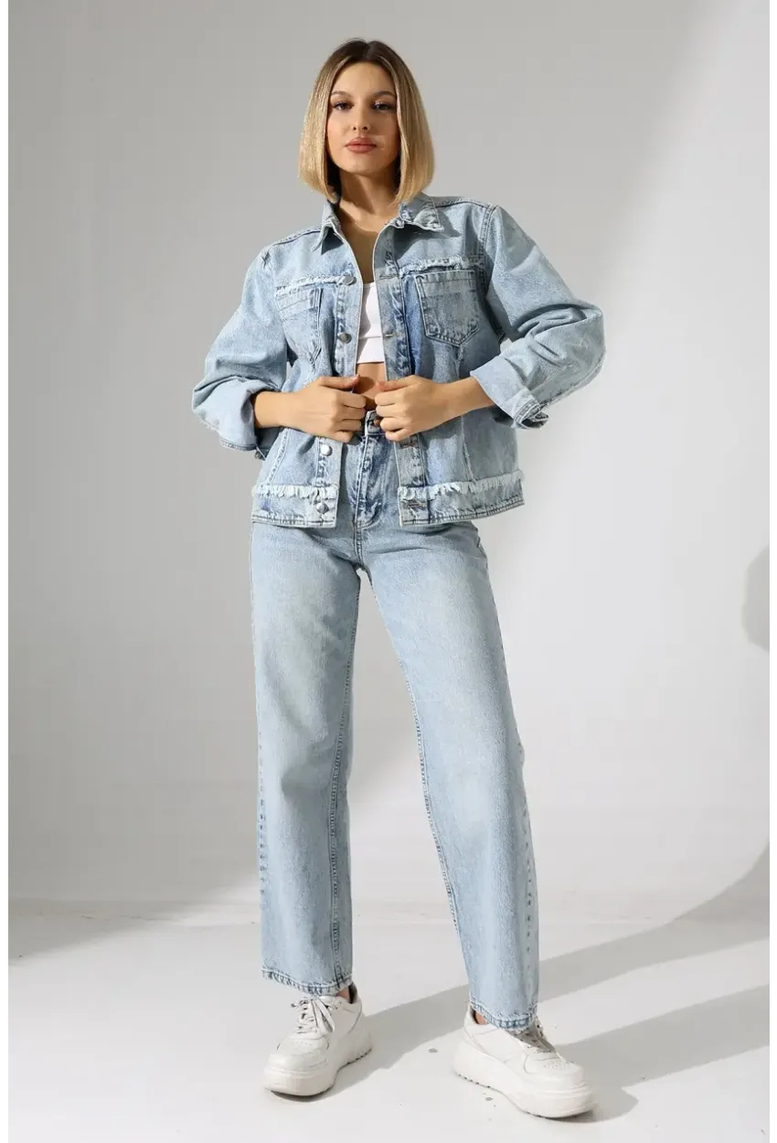 Sırtı Kalp Detaylı Oversize Denim Ceket