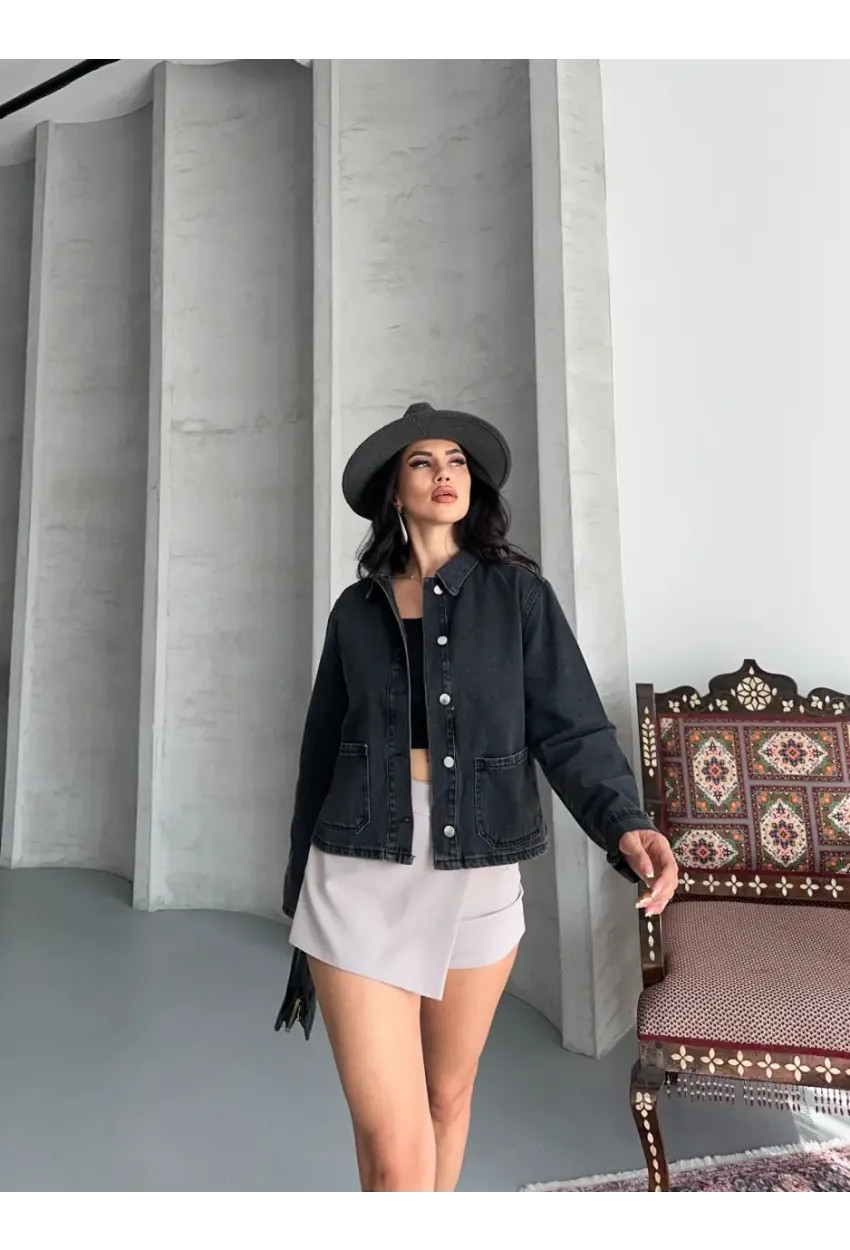 Siyah Denim Ceket – Çift Cep Detaylı, Düğmeli Modern Kot Ceket