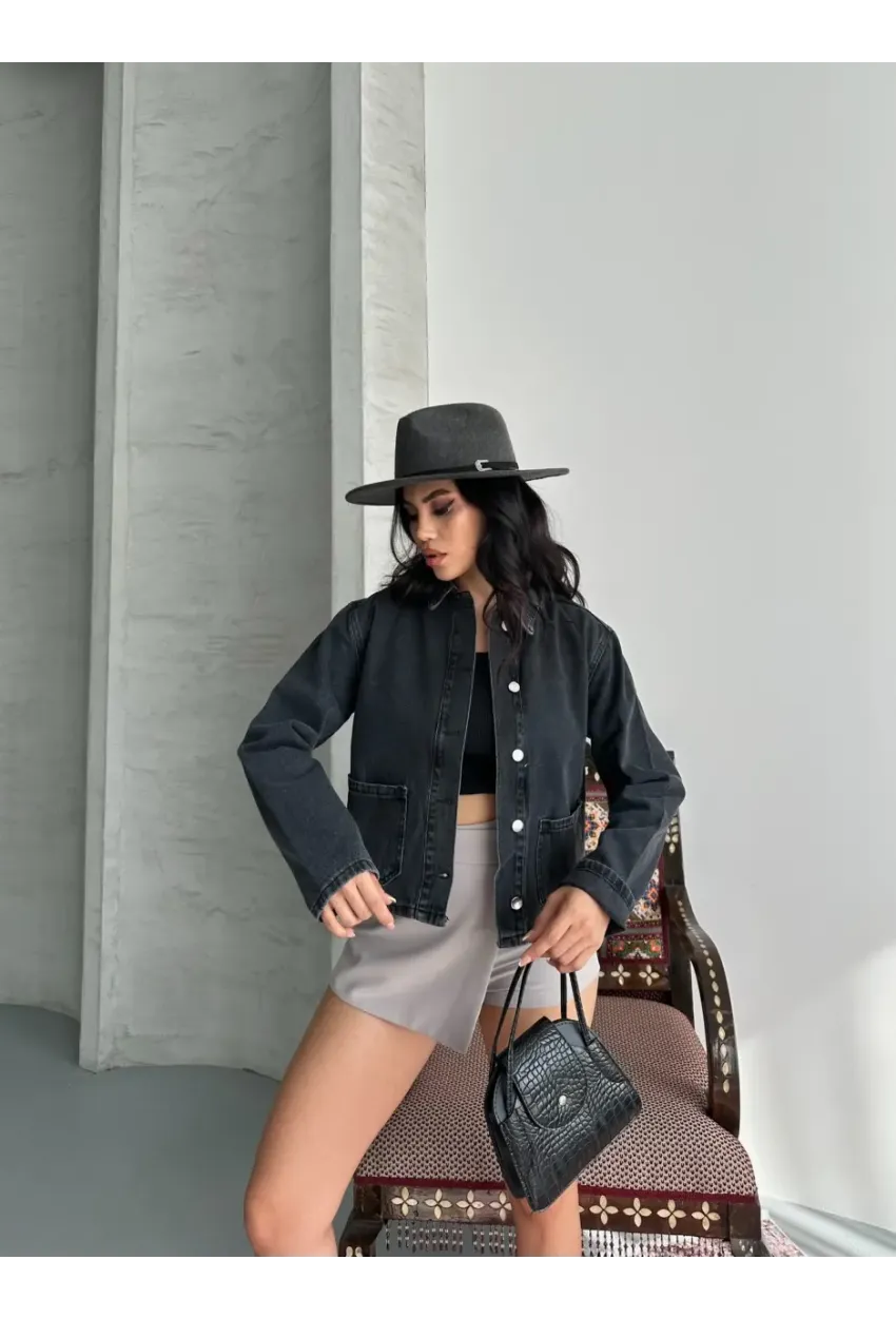 Siyah Denim Ceket – Çift Cep Detaylı, Düğmeli Modern Kot Ceket