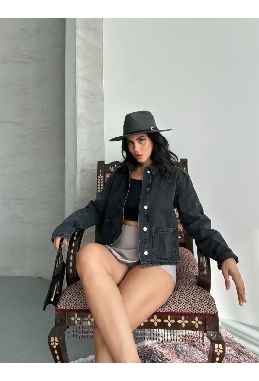 Siyah Denim Ceket – Çift Cep Detaylı, Düğmeli Modern Kot Ceket