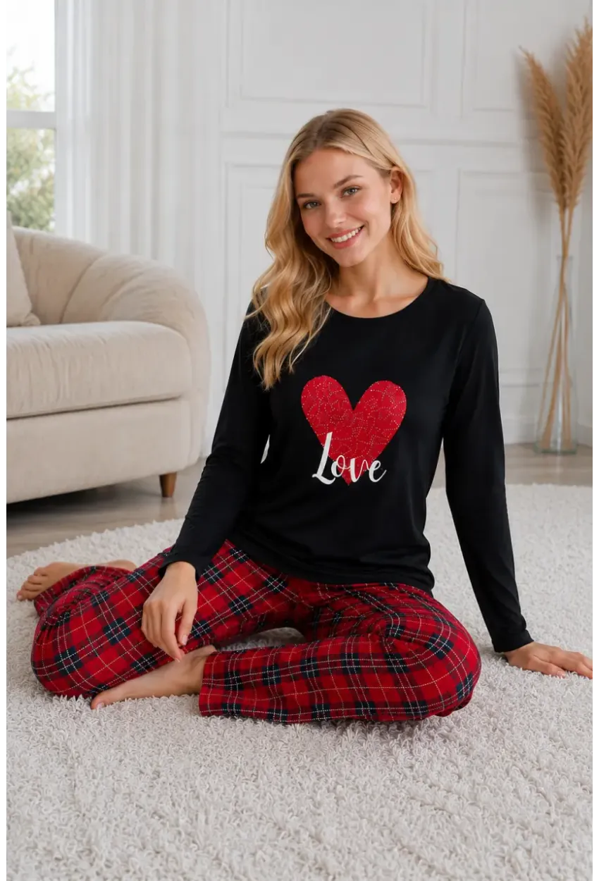 Siyah Üstlü Kırmızı Ekoseli Pijama Takımı