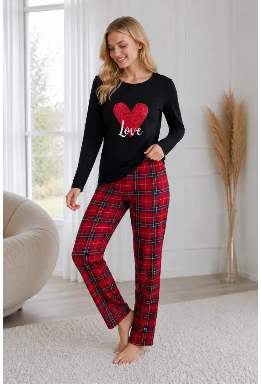Siyah Üstlü Kırmızı Ekoseli Pijama Takımı