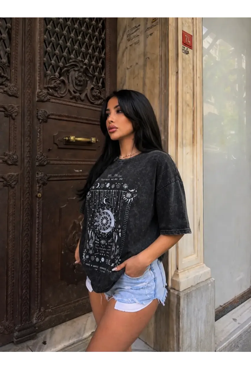 Vintage Yıkamalı Siyah Astroloji & Ay Baskılı Oversize T-Shirt