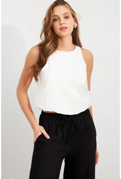 Kadın Beyaz Kolsuz Balon Bluz SAN101