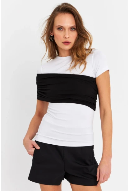 Kadın Beyaz-Siyah Çapraz Bloklu Bluz EY3073