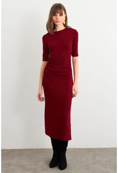 Kadın Bordo Büzgülü Yırtmaçlı Tshırt Elbise FS9594