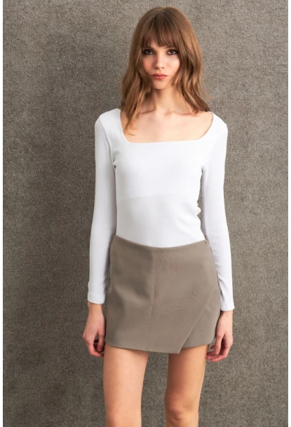 Kadın Ekru Kare Yaka Kaşkorse Bluz GA101