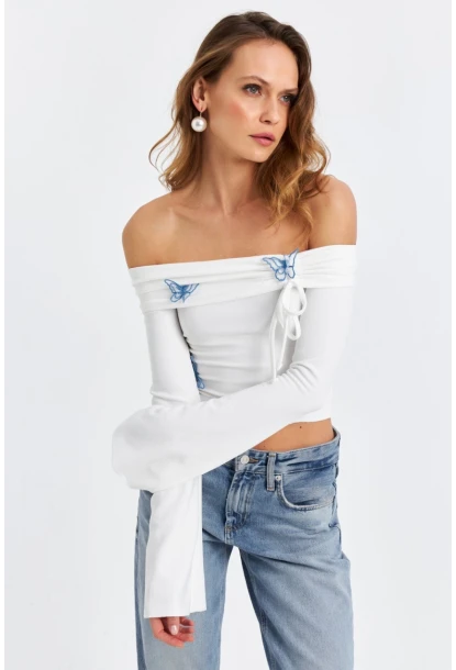 Kadın Ekru Kelebek Detaylı Madonna Yaka Bluz FLU7196