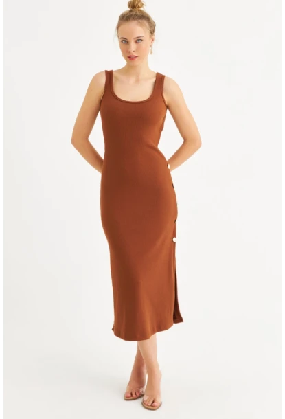 Kadın Kahverengi Düğme Detaylı Kaşkorse Midi Elbise EY2837