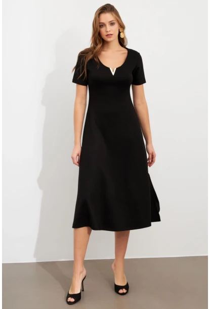 Kadın Siyah Aksesuar Detaylı Midi Elbise MON145