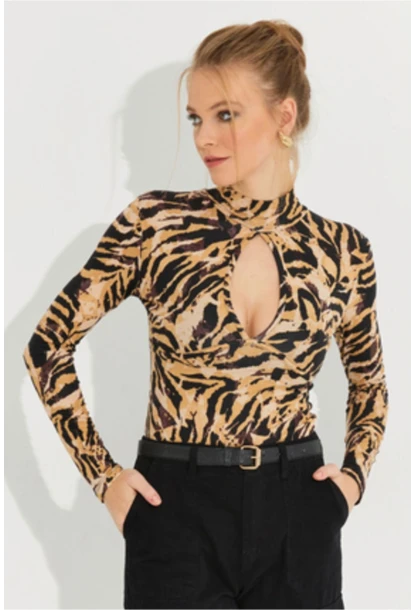Kadın Siyah-Camel Önü Damla Desenli Bluz LPP1236