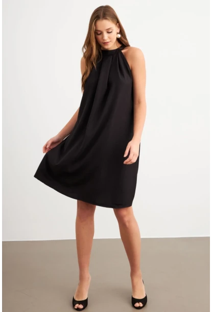 Kadın Siyah Halter Yaka Midi Elbise NH5029