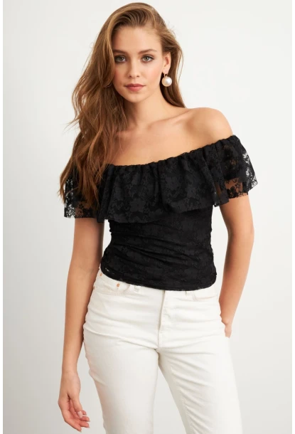 Kadın Siyah Madonna Yaka Dantel Bluz MTK13549