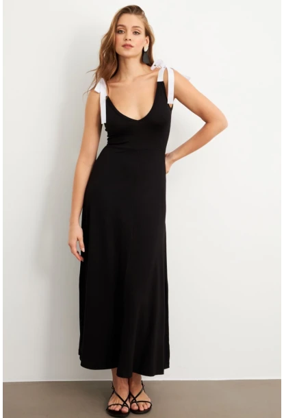 Kadın Siyah Omuz Fiyonklu V Yaka Midi Elbise EY3091