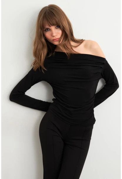 Kadın Siyah Yanları Büzgülü Degaje Bluz SF2561