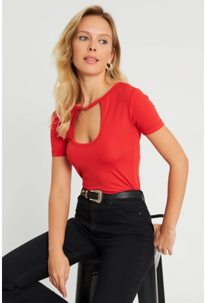 Kadın Aksesuarlı Bluz Kırmızı EY2734