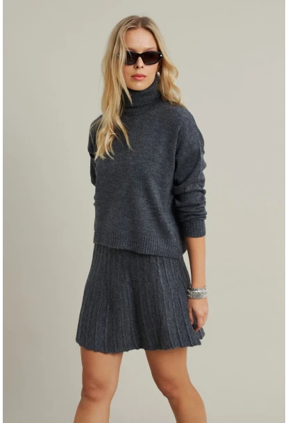 Kadın Antrasıt Pileli Etekli Alt Üst Takım ELT12001