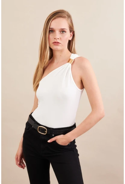 Kadın Beyaz Asimetrik Aksesuarlı Bluz FRY2311