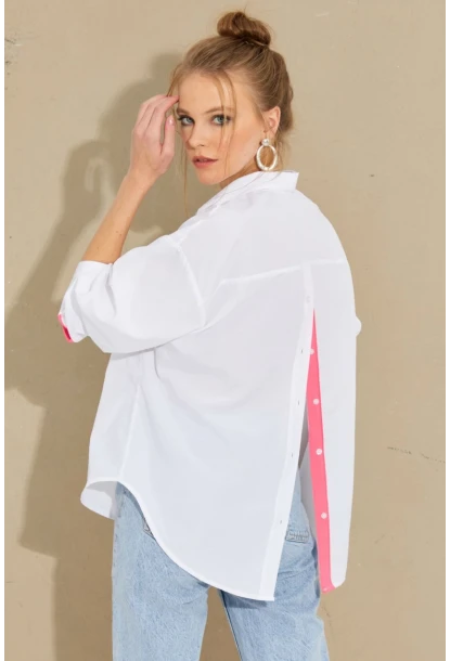 Kadın Beyaz-Fuşya Sırtı Düğmeli Gömlek ROT274