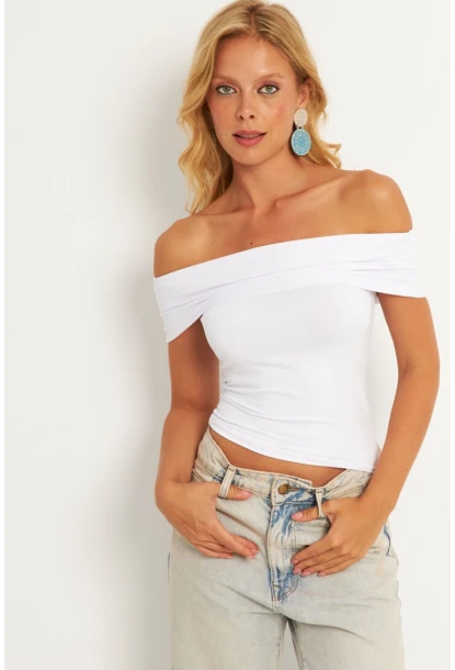 Kadın Beyaz Madonna Yaka Bluz CY340