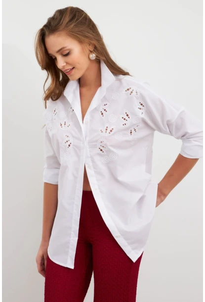 Kadın Beyaz Nakışlı Gömlek DAF5017