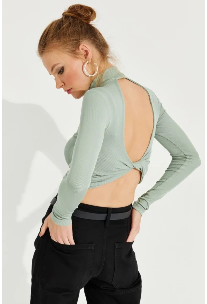 Kadın Çağla Yeşili Sırtı Düğümlü Kaşkorse Crop Bluz AYD254