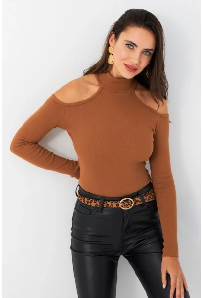 Kadın Camel Omuzları Açık Kaşkorse Bluz EY2590